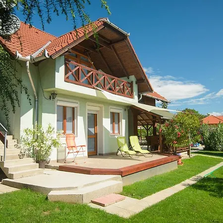 Casa Lavanda Konukevi 3*